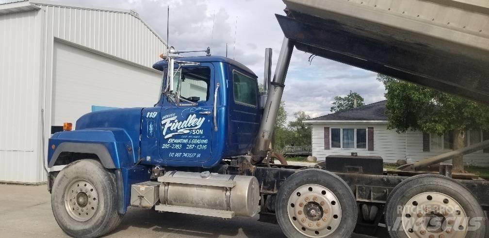 Mack RD 688 S Pašizgāzējs