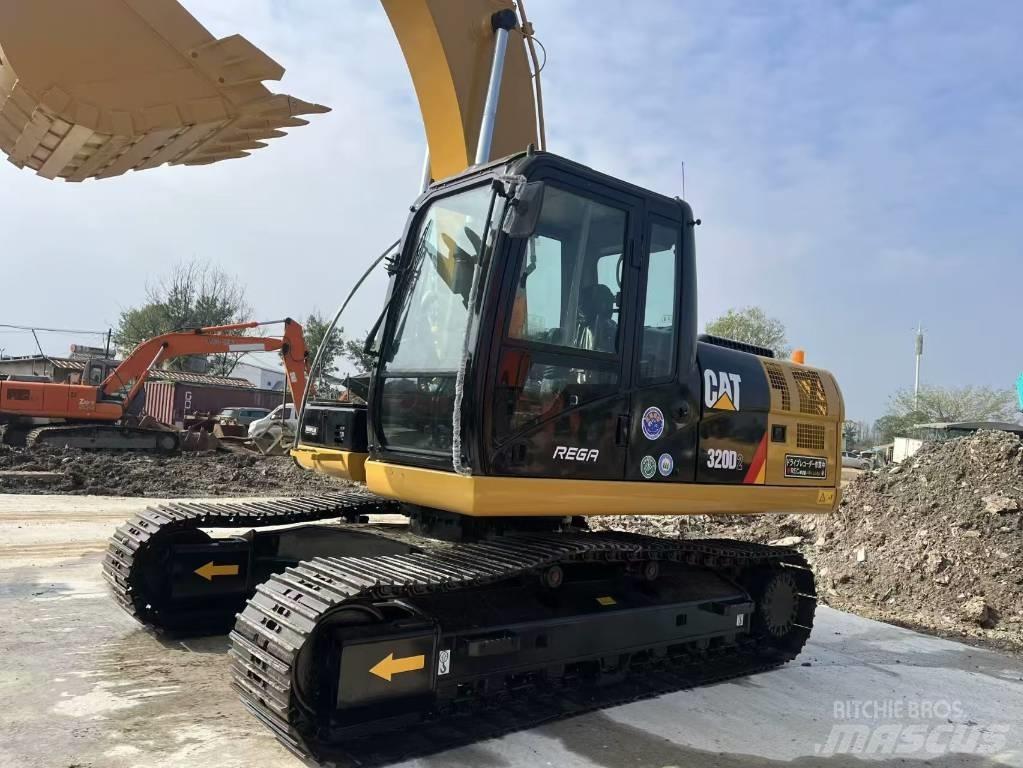CAT 320 D Kāpurķēžu ekskavatori