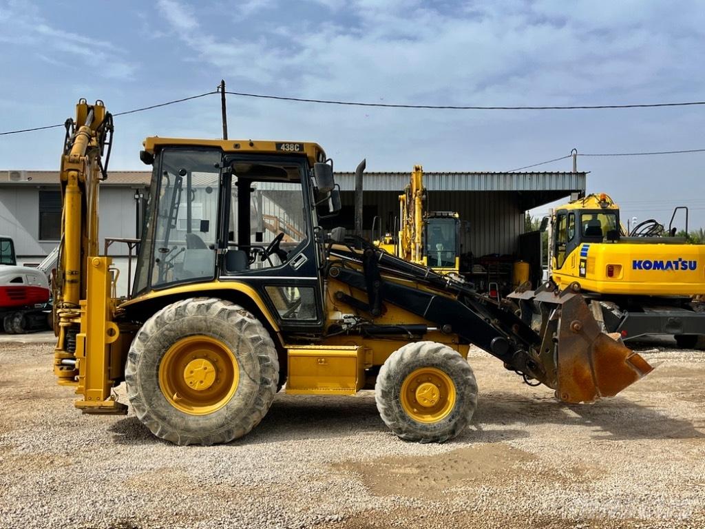 CAT 438 C Ekskavatori-iekrāvēji