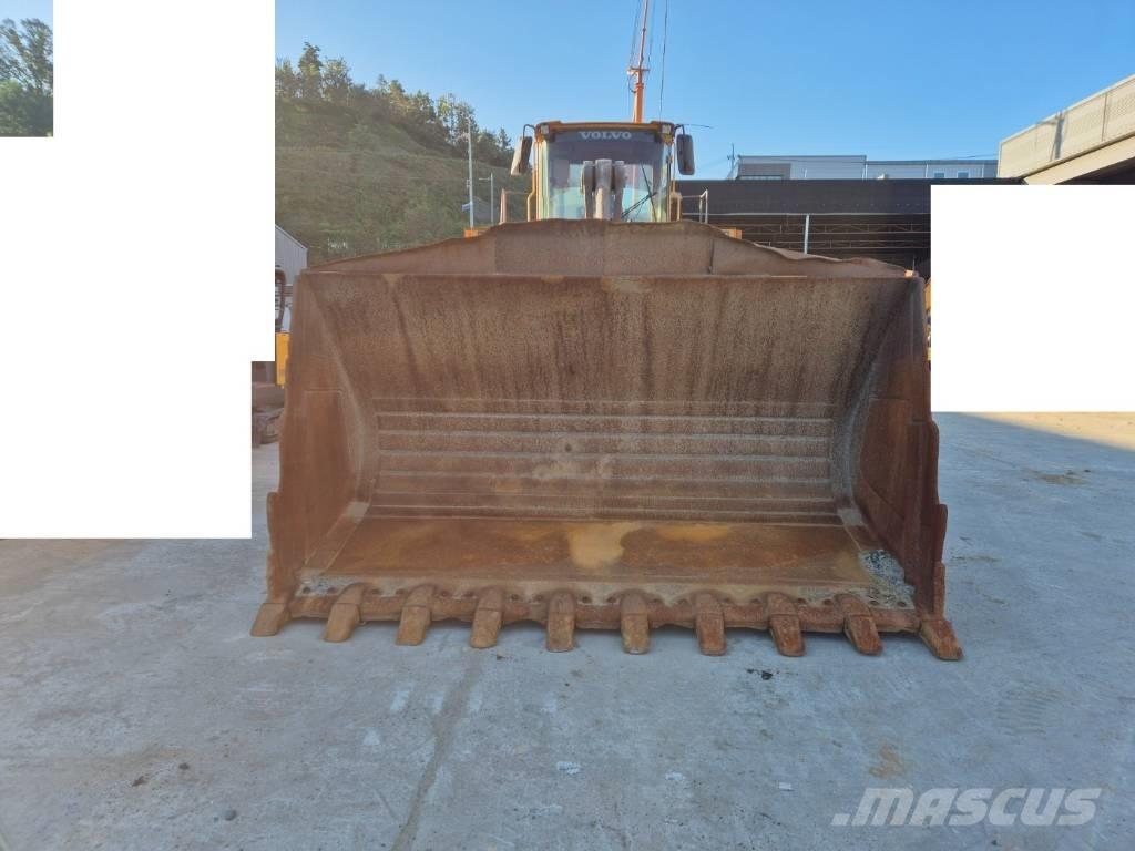 Volvo L 180 E Iekrāvēji uz riteņiem