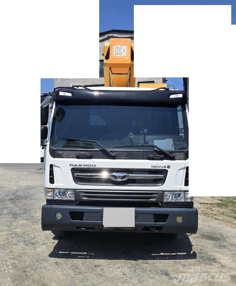 Jinwoo JW450 Pacēlāji uz automašīnas bāzes