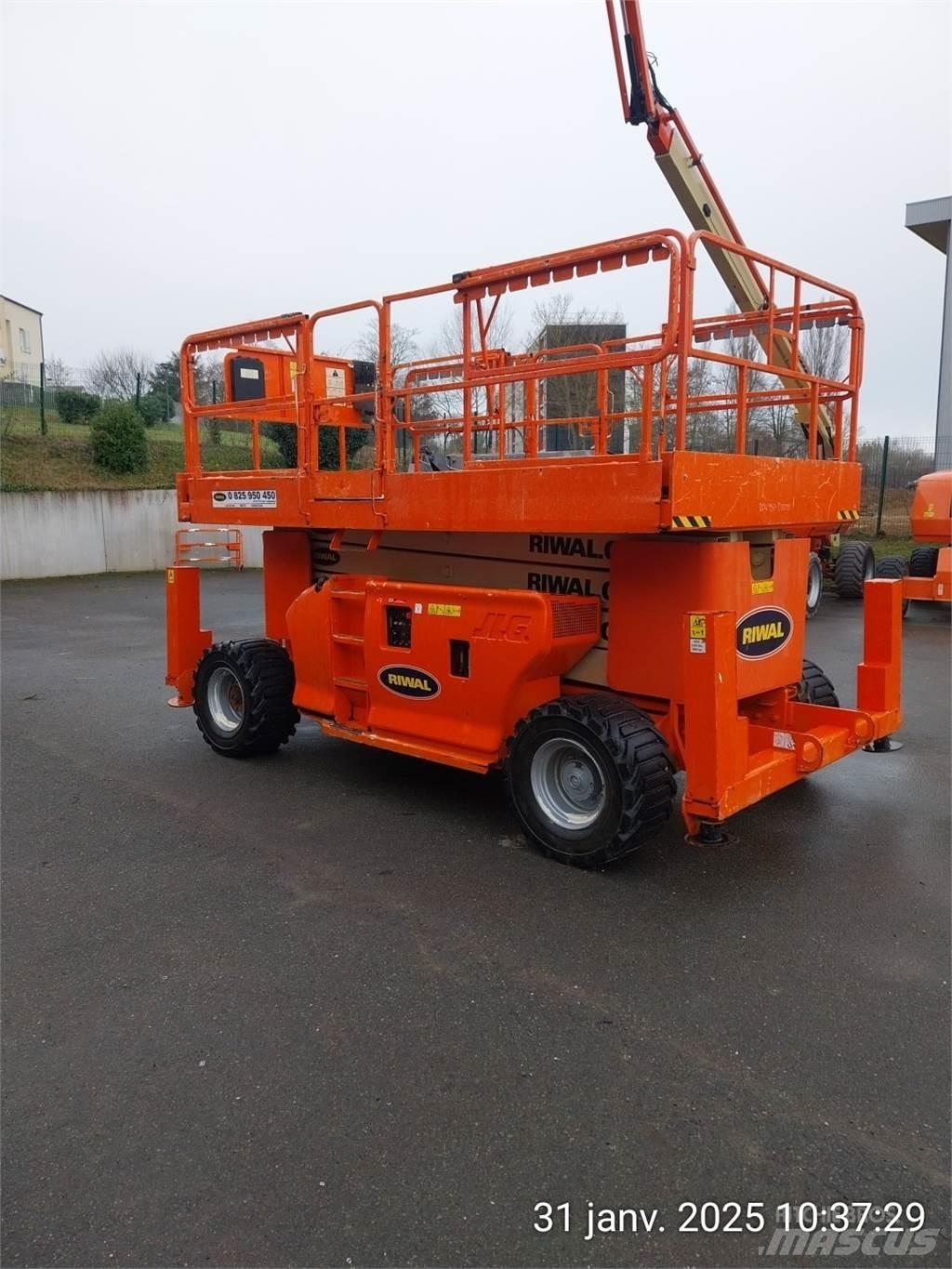 JLG 4394RT Šķerveida pacēlāji