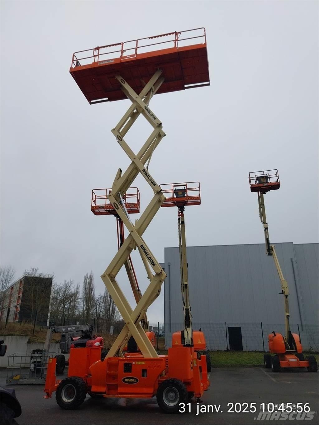 JLG 4394RT Šķerveida pacēlāji