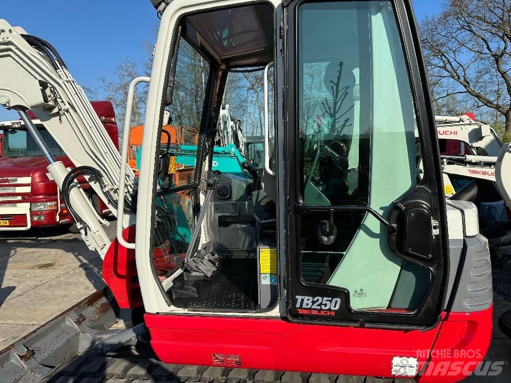 Takeuchi TB250 Mini ekskavatori < 7 t
