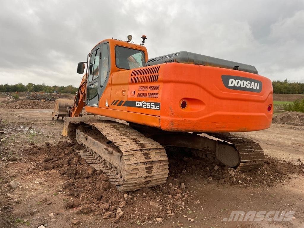 Doosan DX 255 LC Kāpurķēžu ekskavatori