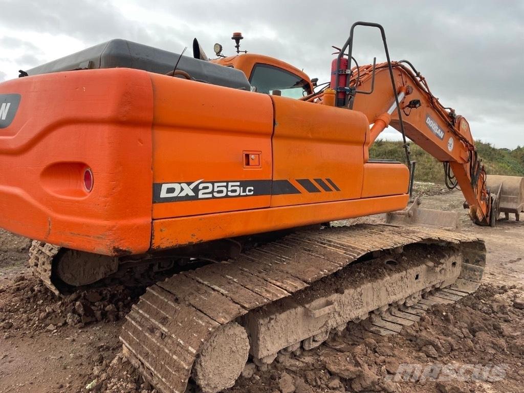 Doosan DX 255 LC Kāpurķēžu ekskavatori