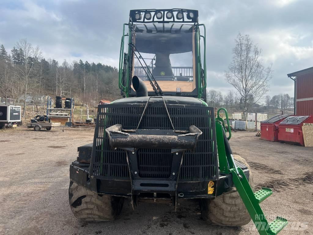 John Deere 810 E Forvarderi
