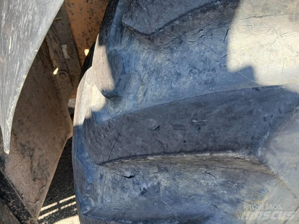 JCB 4 CX Pro Ekskavatori-iekrāvēji