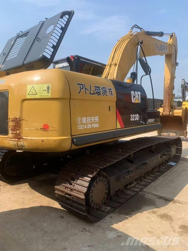 CAT 323 D L Kāpurķēžu ekskavatori