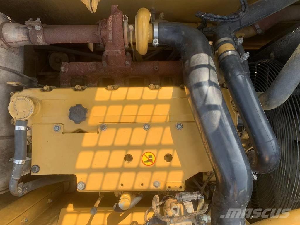 CAT 323 D L Kāpurķēžu ekskavatori