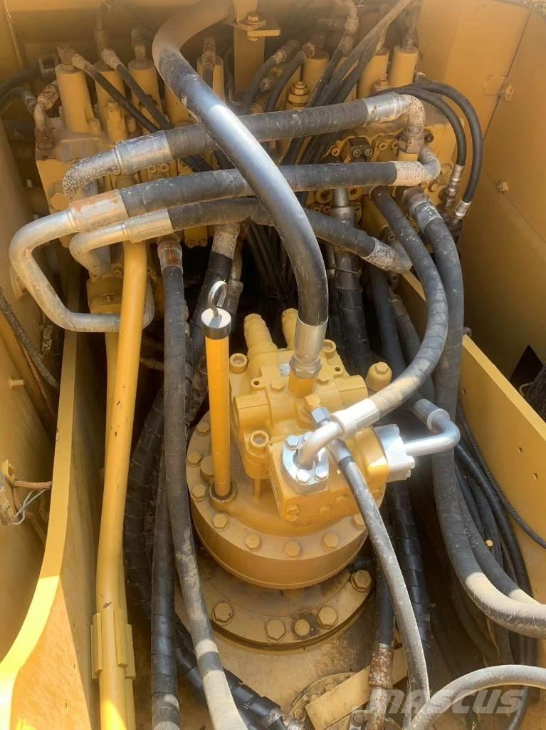 CAT 323 D L Kāpurķēžu ekskavatori