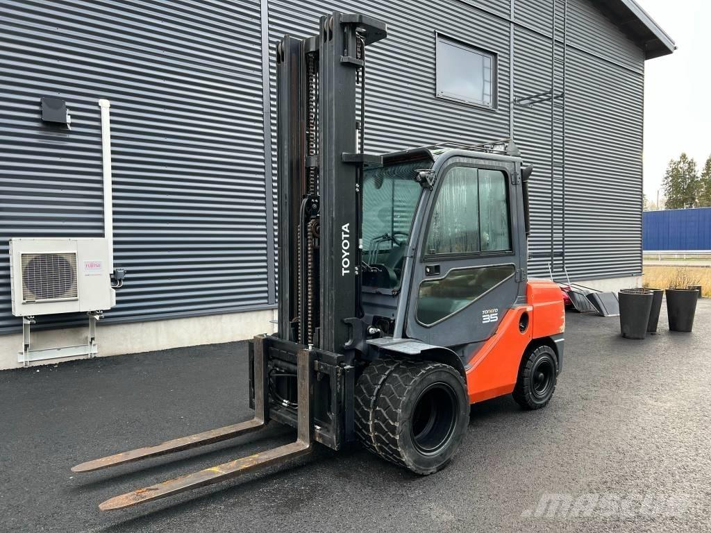 Toyota 52-8 FD JF 35 Tehnika ar dīzeļa dzinēju