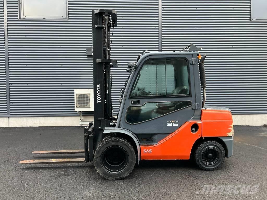 Toyota 52-8 FD JF 35 Tehnika ar dīzeļa dzinēju