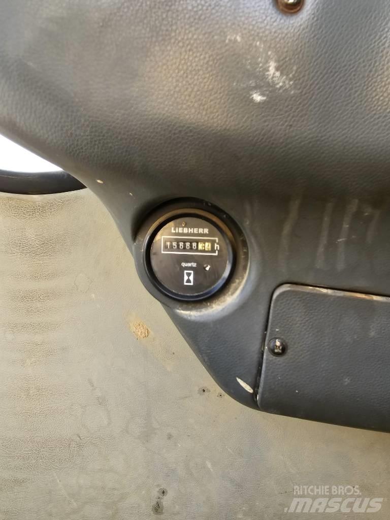 Liebherr 314 Ekskavatori uz riteņiem