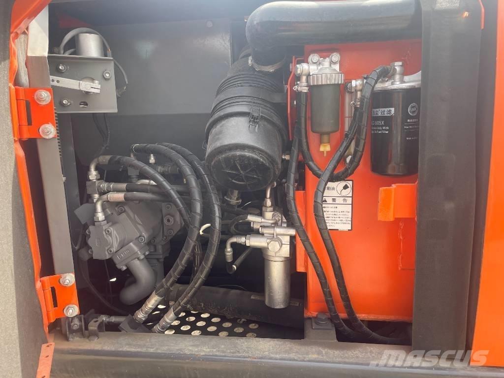 Hitachi ZX 70 Vidēja lieluma ekskavatori 7 t - 12 t