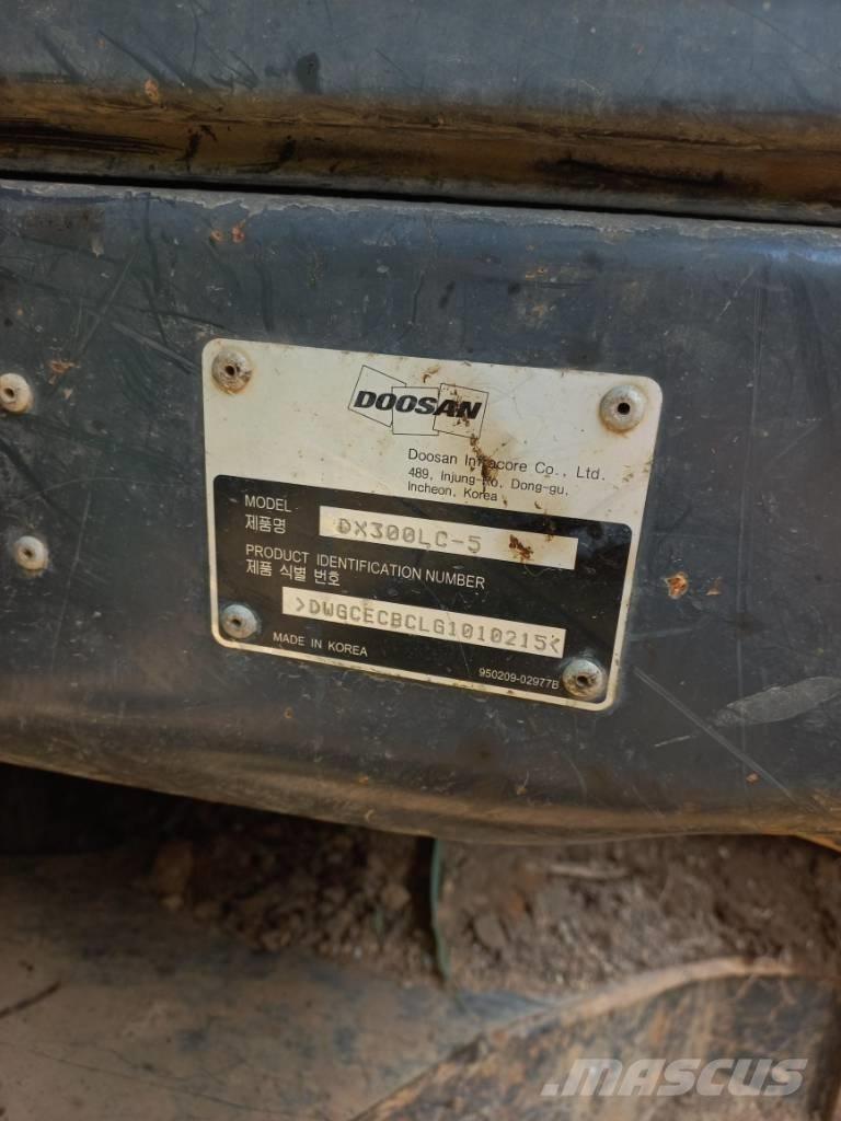 Doosan DX 300 LC-5 Kāpurķēžu ekskavatori
