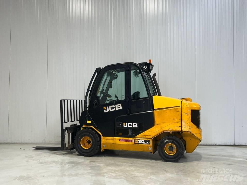 JCB TLT30-19D-2WD Tehnika ar dīzeļa dzinēju