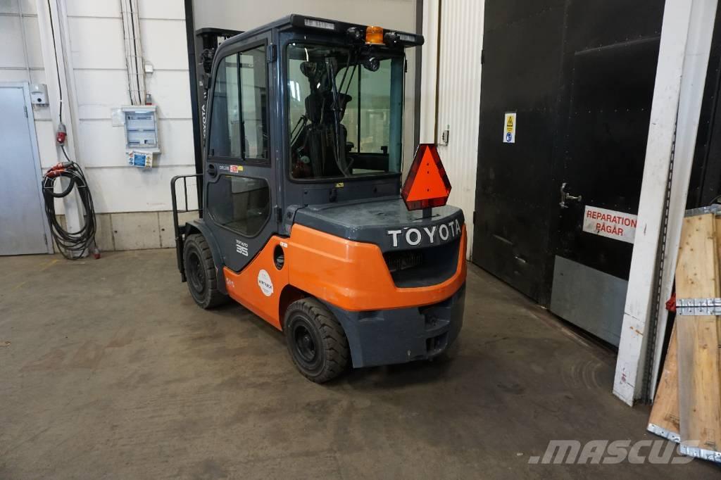 Toyota 52-8FDJF35 Tehnika ar dīzeļa dzinēju