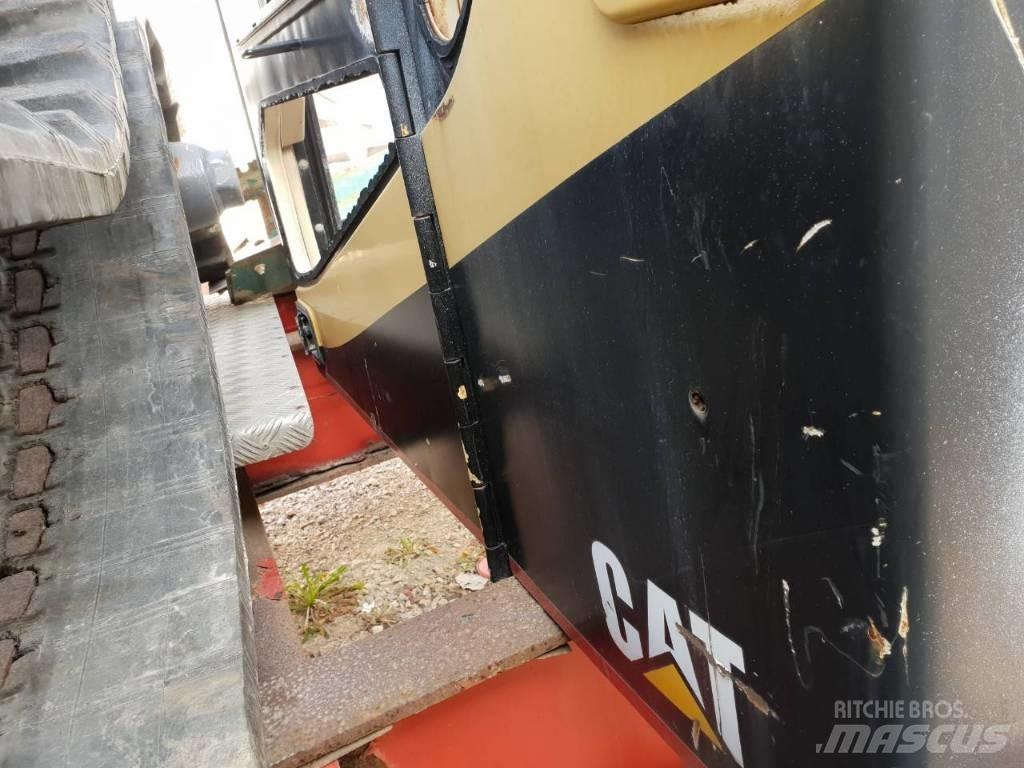 CAT 320B ali 320 Kabīnes un interjers