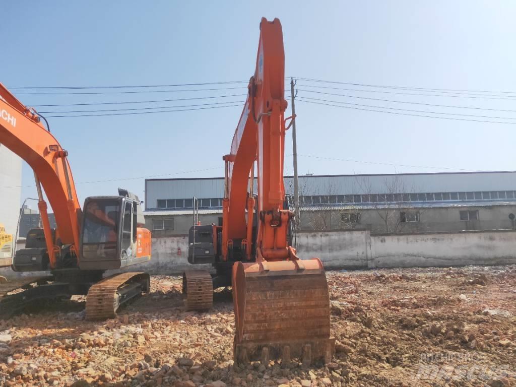 Hitachi ZX 240 Kāpurķēžu ekskavatori