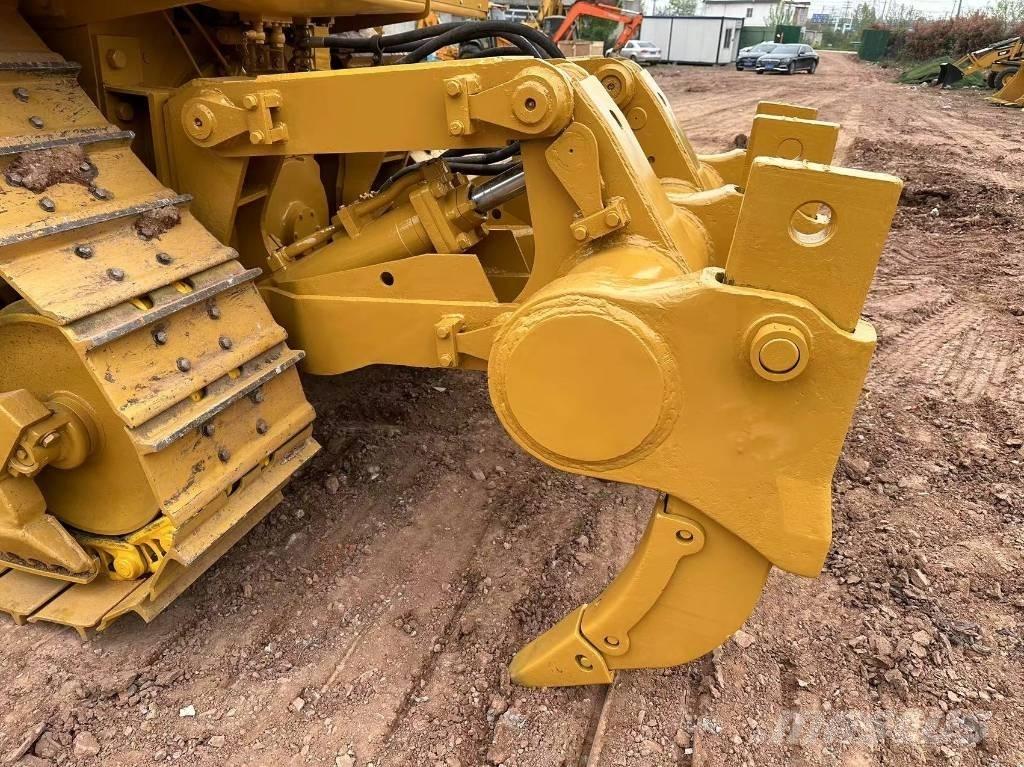 CAT D8R Kāpurķēžu buldozeri