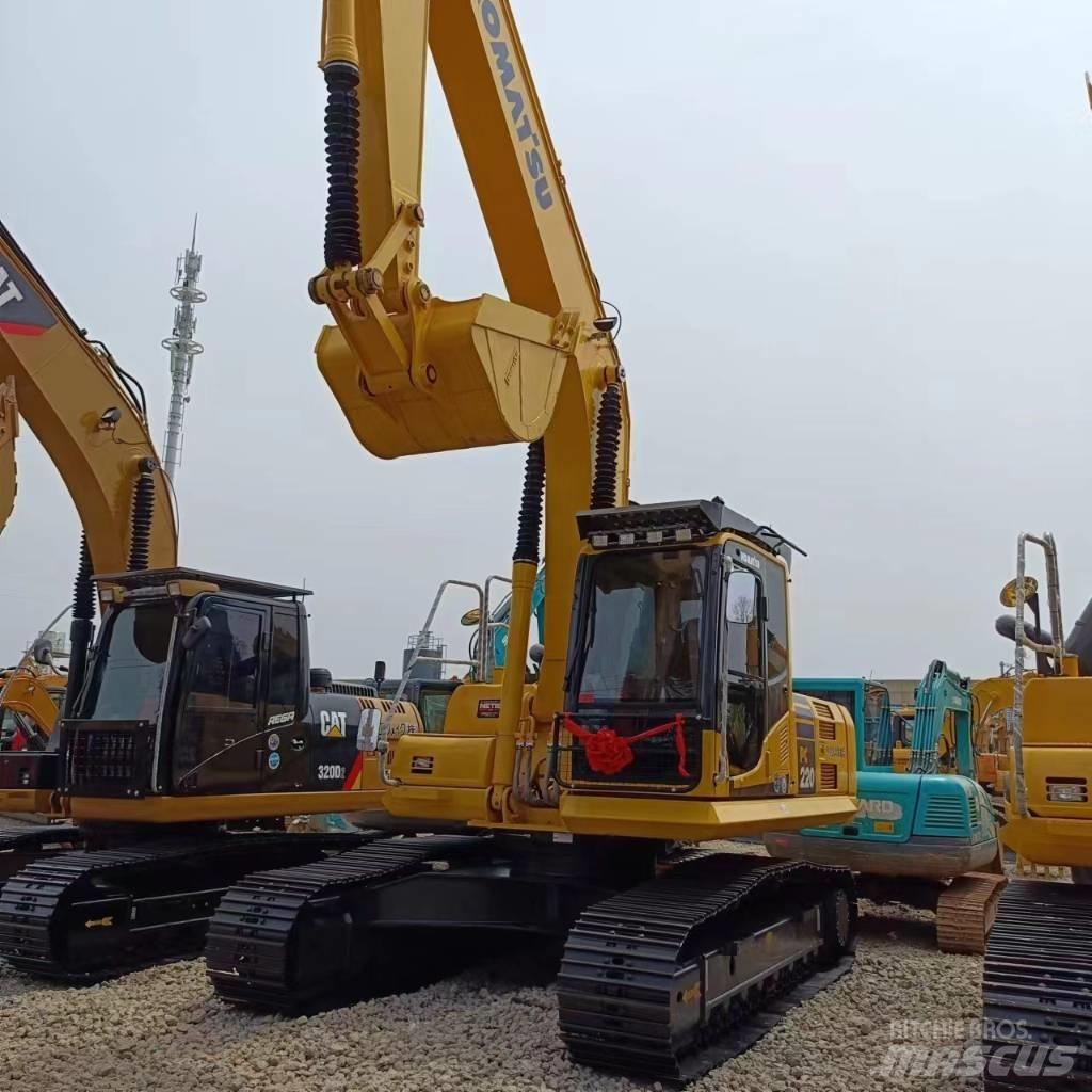 Komatsu PC 220 Kāpurķēžu ekskavatori