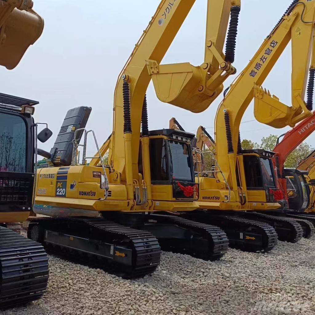 Komatsu PC 220 Kāpurķēžu ekskavatori