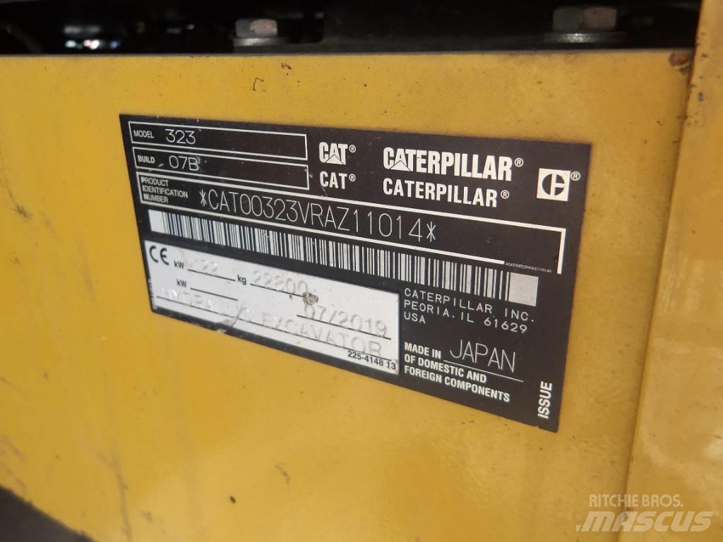 CAT 323 Kāpurķēžu ekskavatori