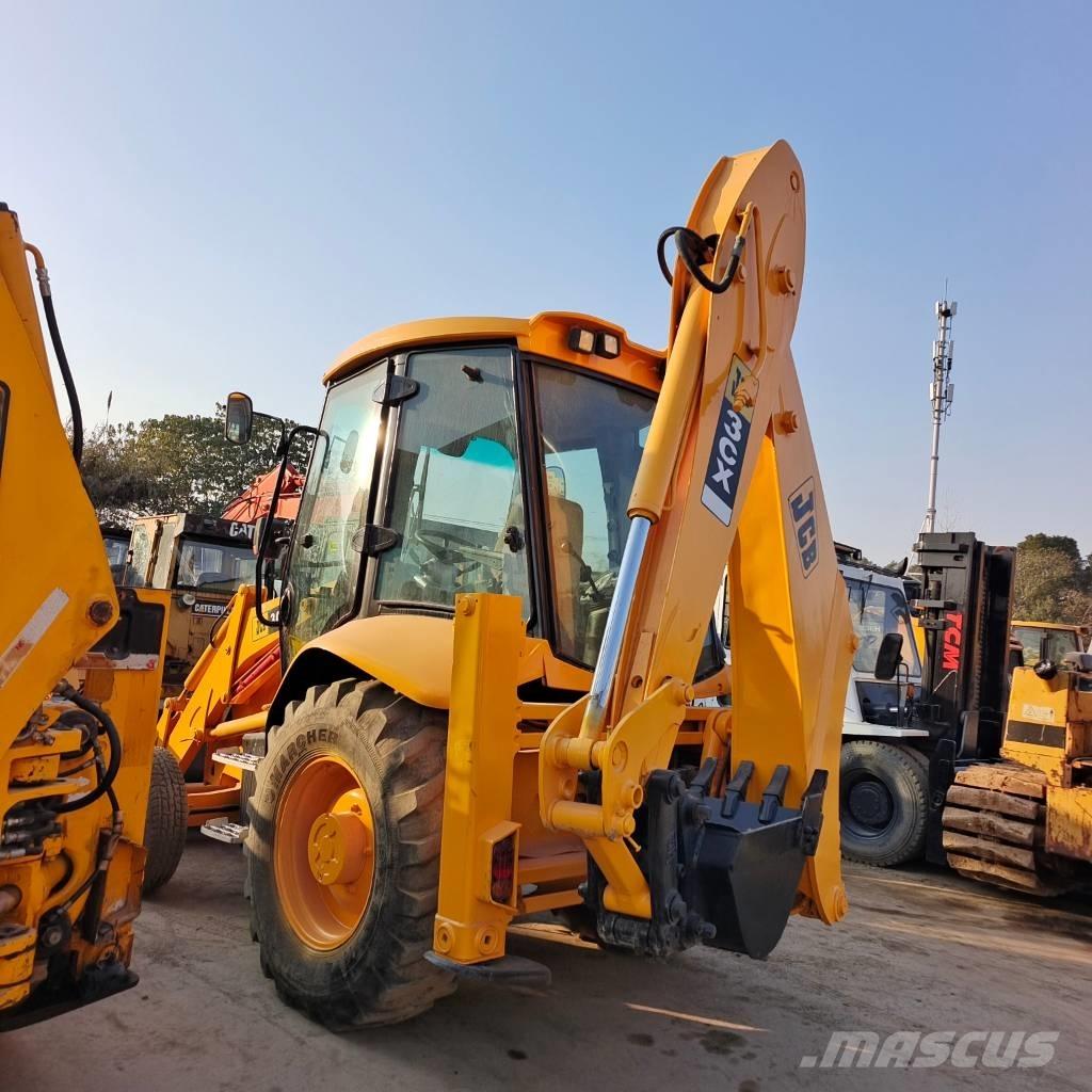 JCB 3 CX Ekskavatori-iekrāvēji
