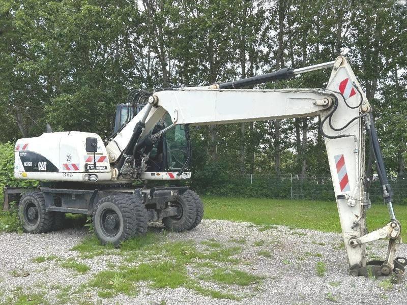 CAT M 316 D Ekskavatori uz riteņiem
