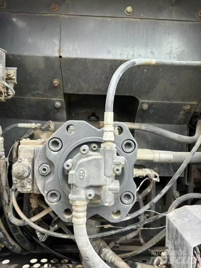 Sumitomo SH 210-5 Kāpurķēžu ekskavatori