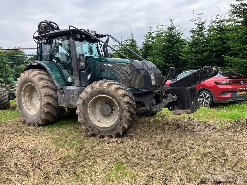 Valtra T 213 V Mežizstrādes traktori