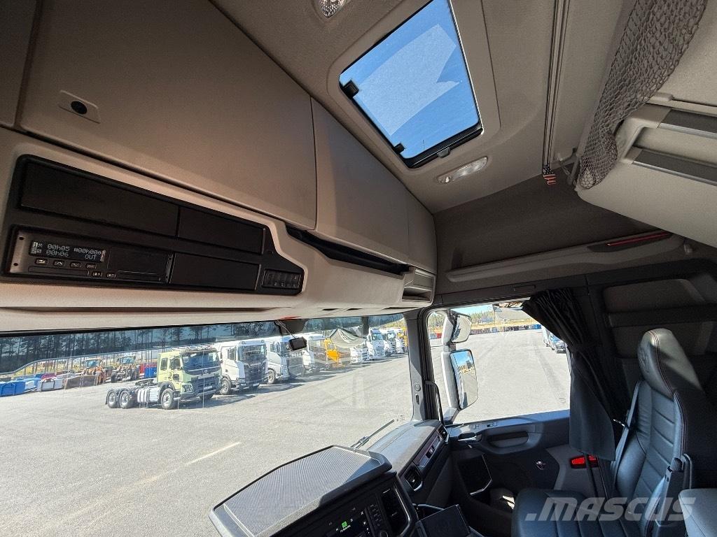 Scania R 770 Treileri ar āķi