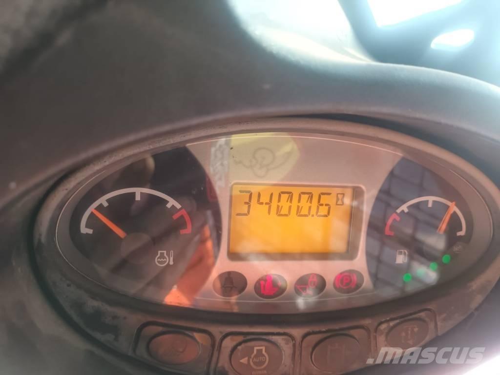 Bobcat S 770 Lietoti riteņu kompaktiekrāvēji