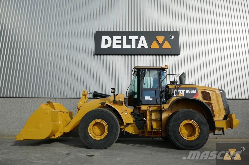 CAT 966M Iekrāvēji uz riteņiem