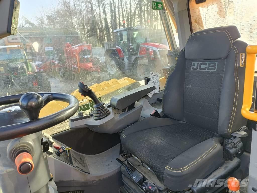 JCB 542-70 Agri Xtra Lauksaimniecības pacēlāji