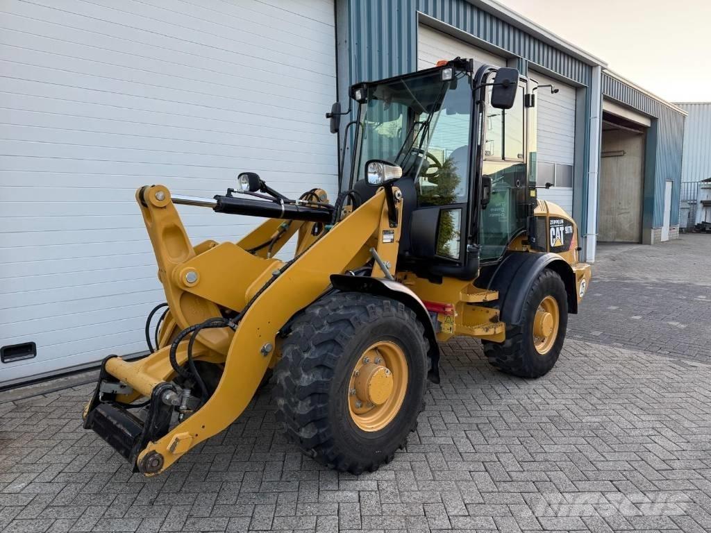CAT 907 H Iekrāvēji uz riteņiem