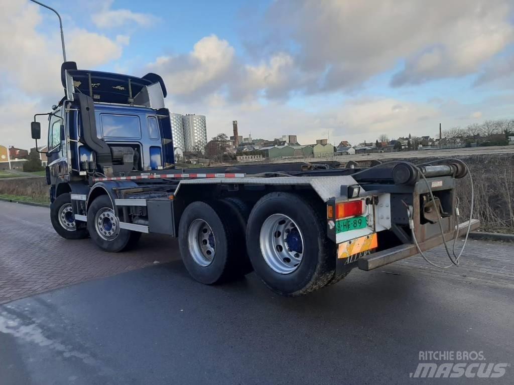 DAF CF 85.480 Treileri ar āķi