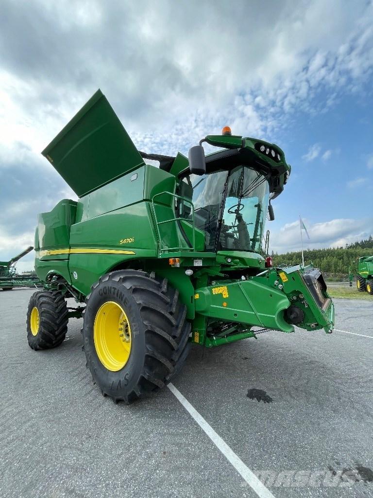 John Deere S 670 i Ražas novākšanas kombaini