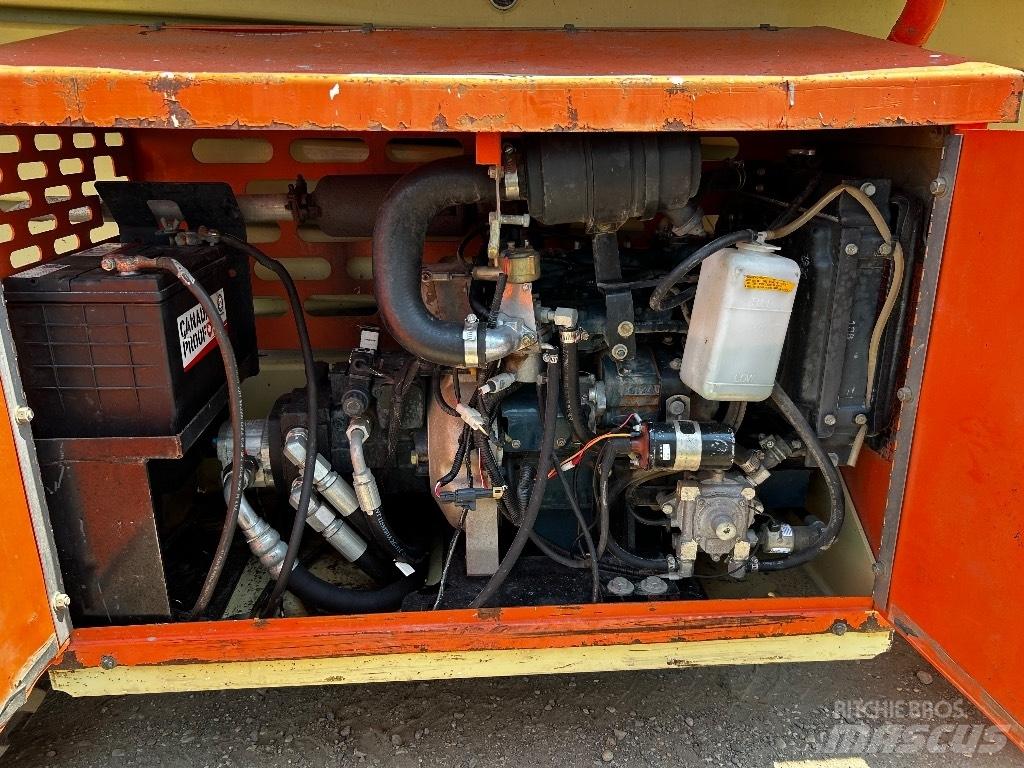 JLG 260 MRT Šķerveida pacēlāji