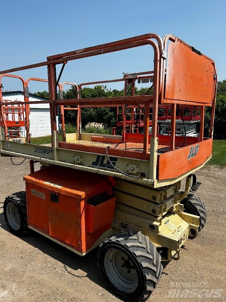 JLG 260 MRT Šķerveida pacēlāji