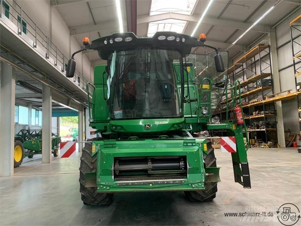 John Deere W540 Ražas novākšanas kombaini