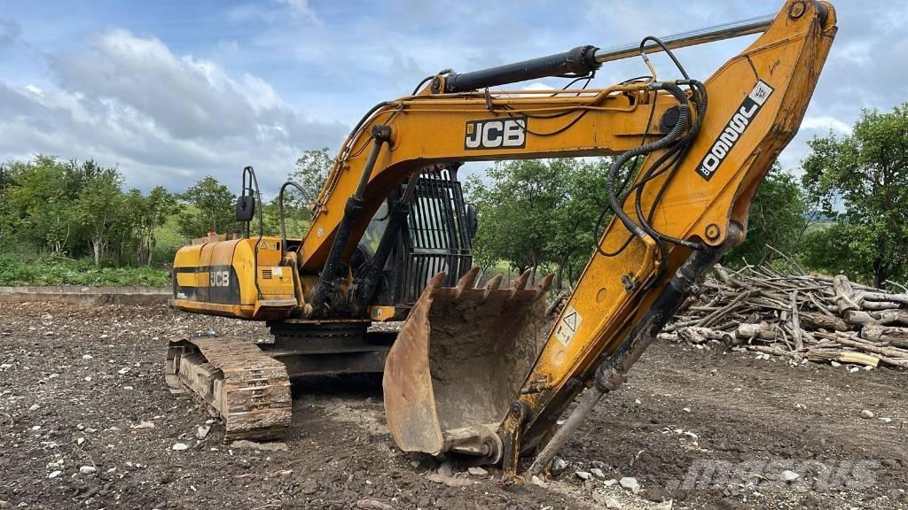 JCB JS 260 XD Sliedes, ķēdes un šasija