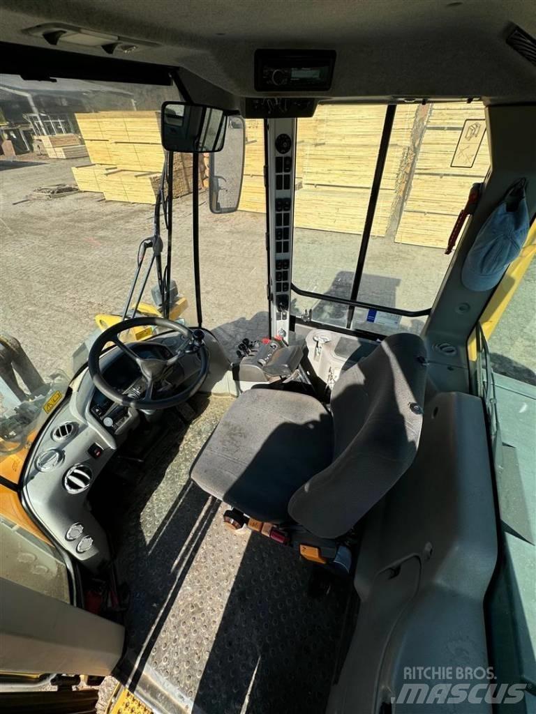 Volvo L 60 F Iekrāvēji uz riteņiem