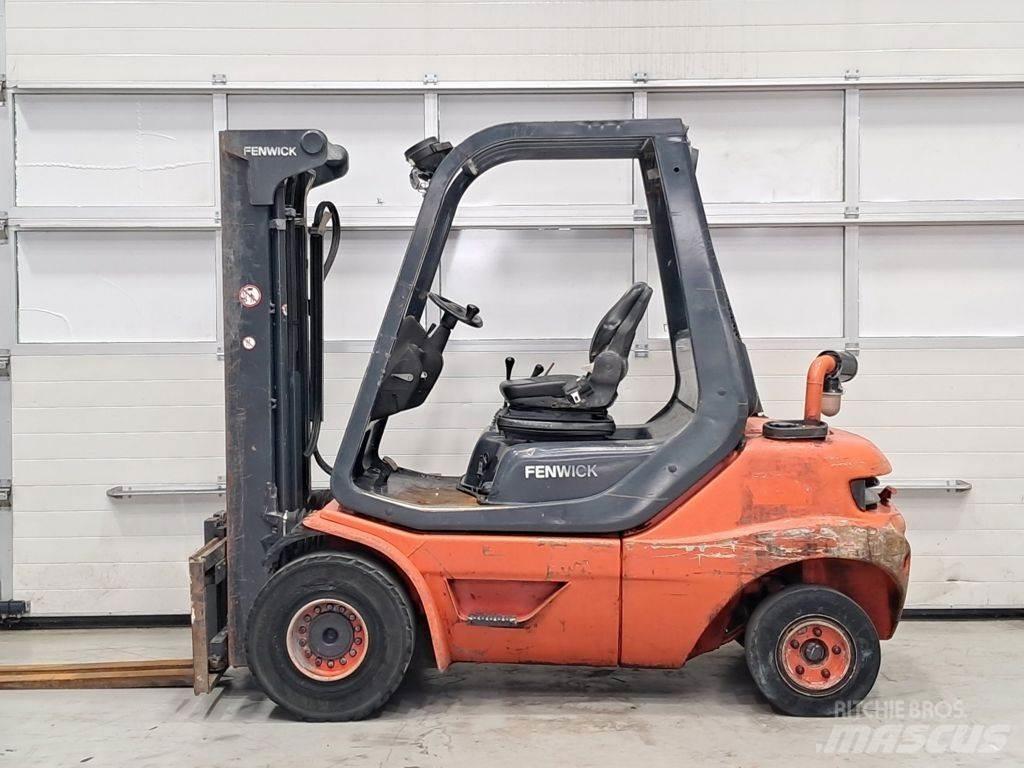 Linde H30D-03 Tehnika ar dīzeļa dzinēju