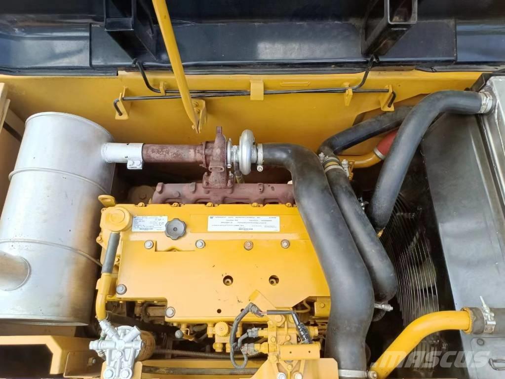 CAT 320 D Vidēja lieluma ekskavatori 7 t - 12 t