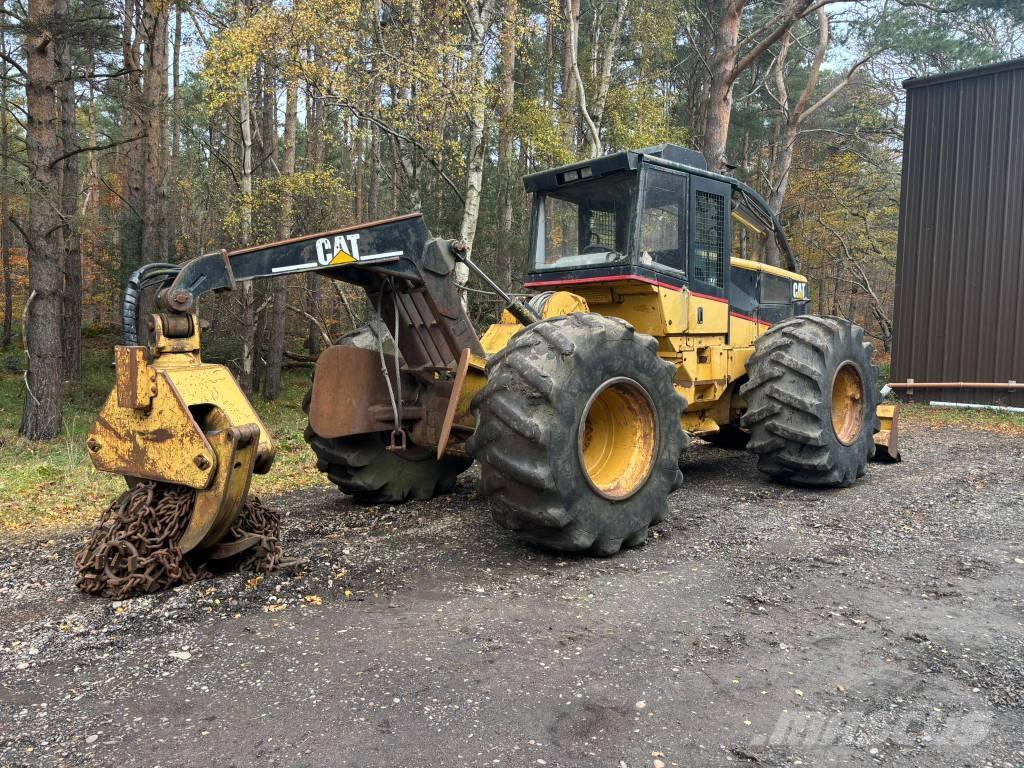 CAT 525B Skidder Šķeldotāji