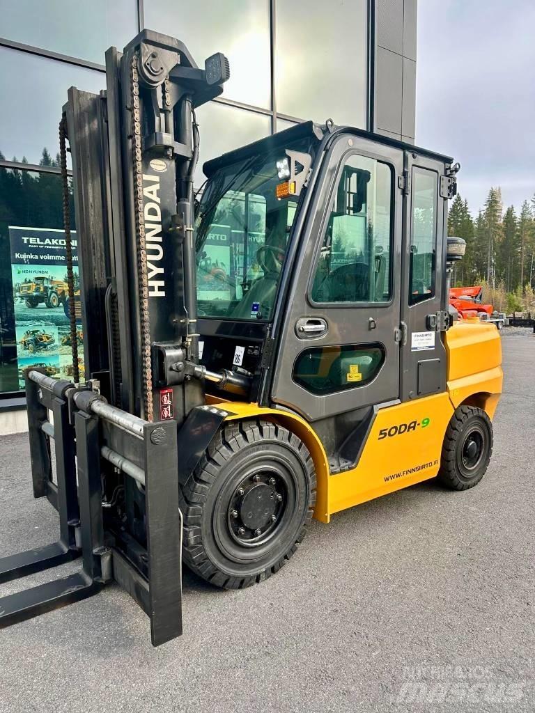 Hyundai 50DA-9 Tehnika ar dīzeļa dzinēju