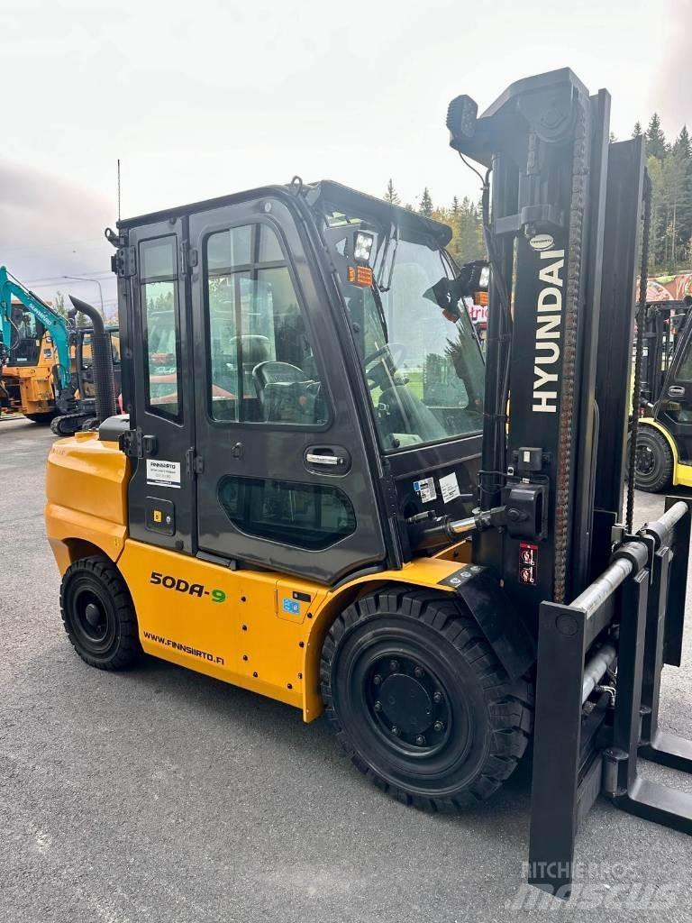 Hyundai 50DA-9 Tehnika ar dīzeļa dzinēju