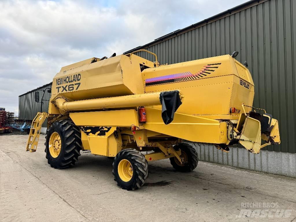 New Holland TX 67 Ražas novākšanas kombaini